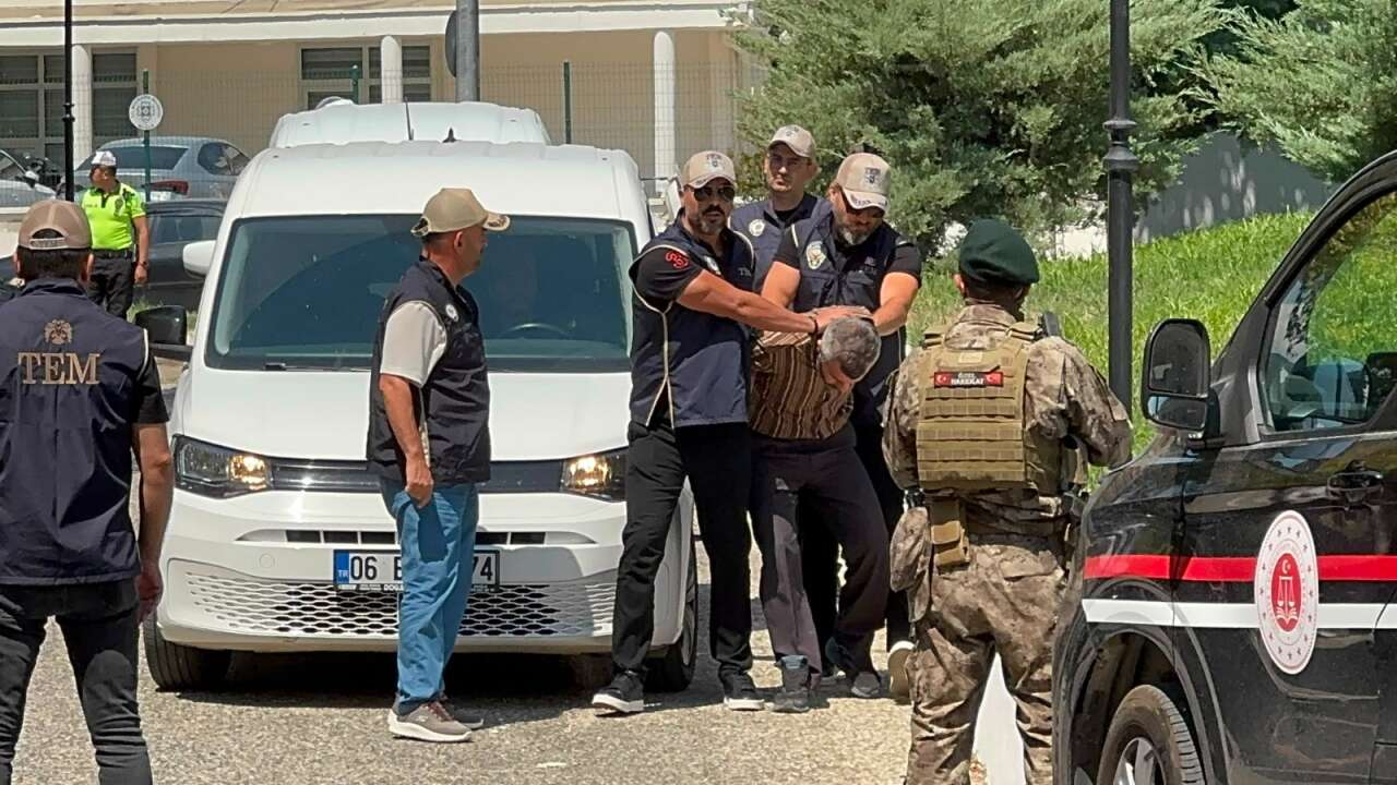 Muğla’da Karatepe Kardeşlerin Gizli Yazışmaları, Ekipleri Hayrete Düşürdü 2